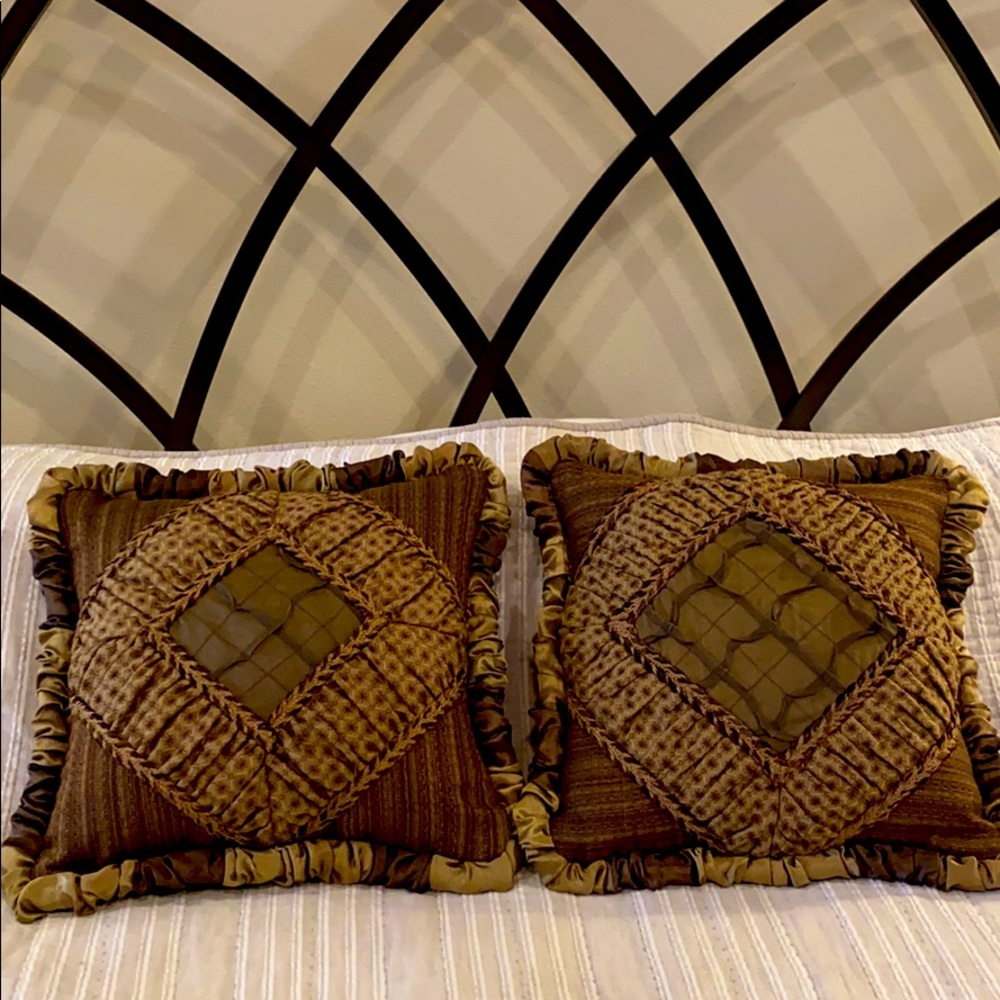 East Accent Stella Copper Diamond Collage Pillow